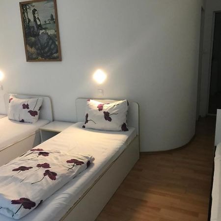 Pension Eclipse Oradea Ngoại thất bức ảnh