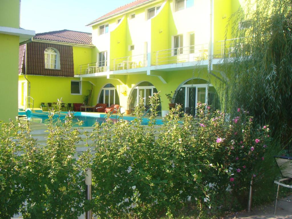 Pension Eclipse Oradea Ngoại thất bức ảnh