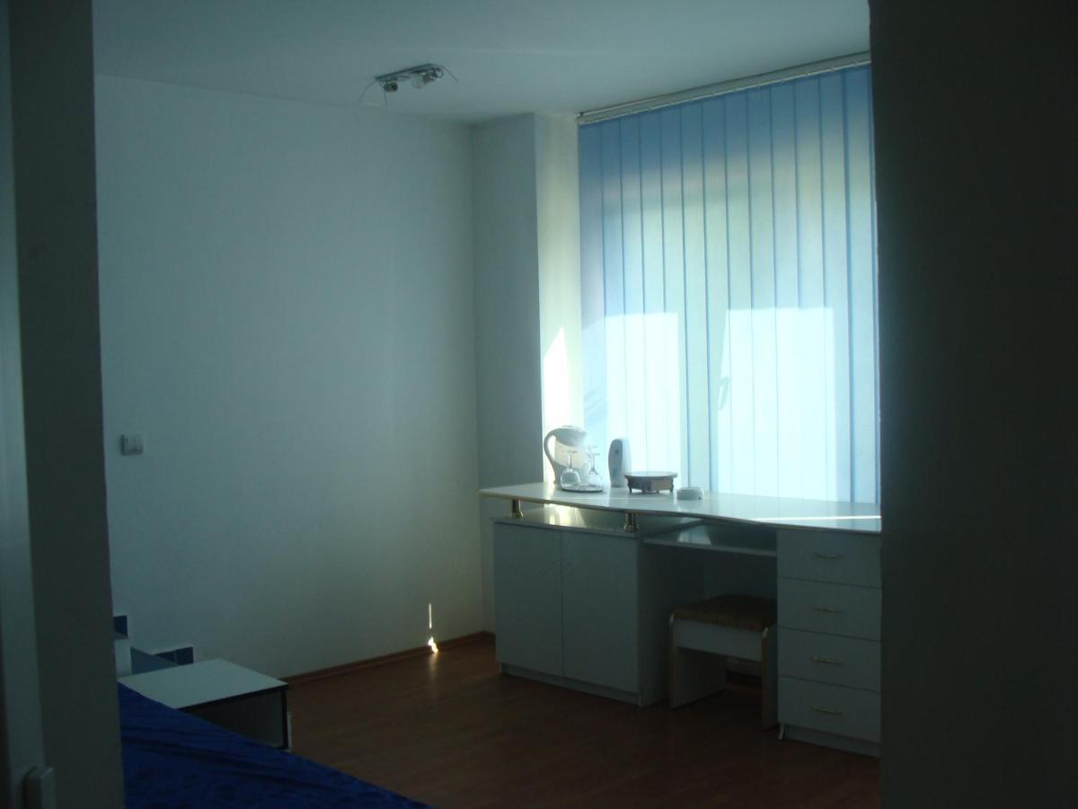 Pension Eclipse Oradea Phòng bức ảnh